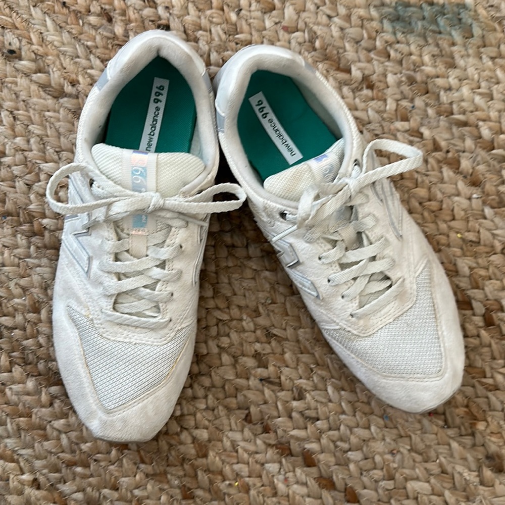 New Balance 996 Classic Sneakers size 8.5